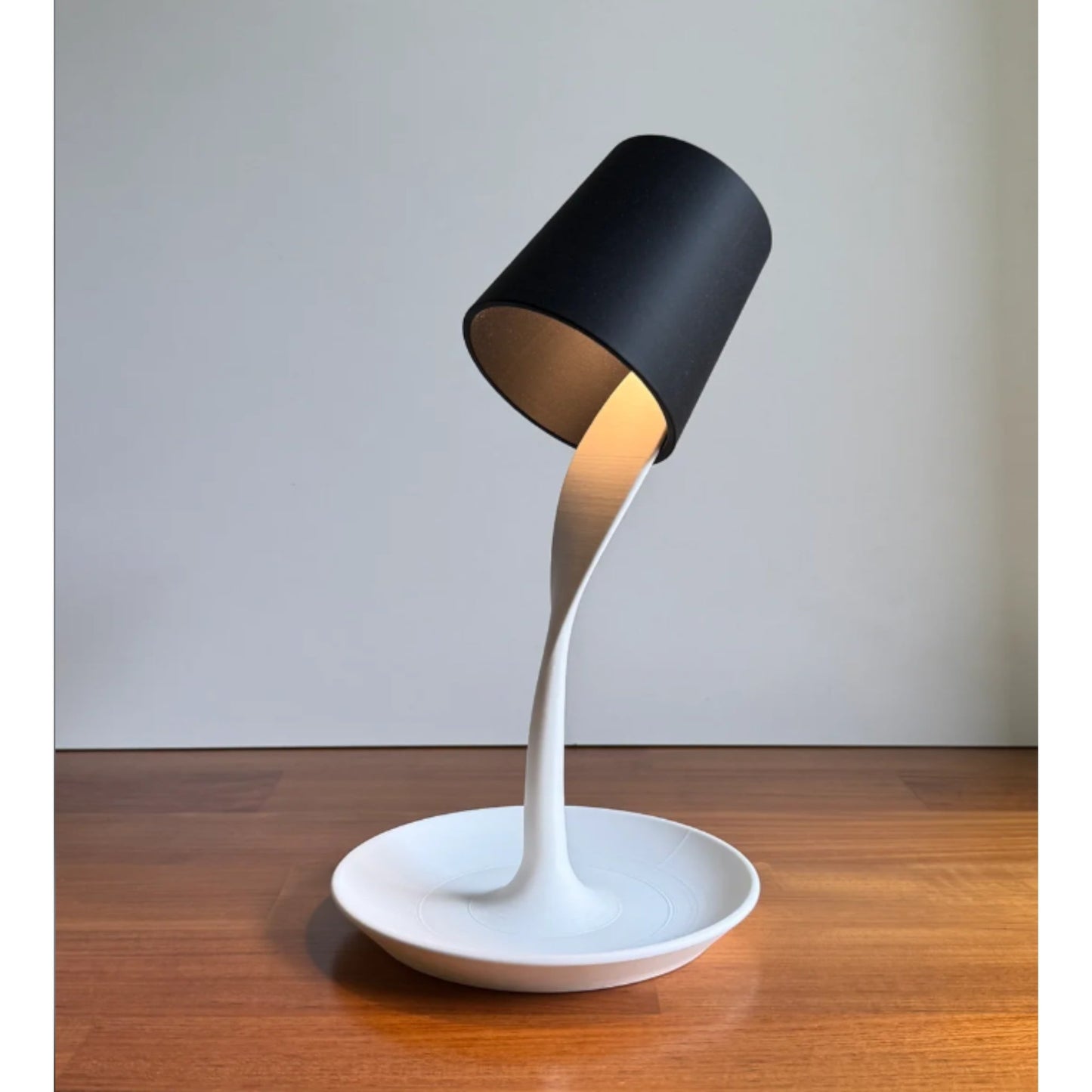 Oopsie Bureau lamp